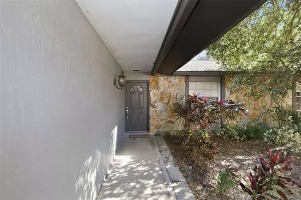 Tampa, FL 33613,13923 CAPITOL DR