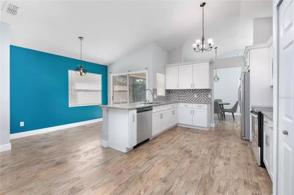 Oviedo, FL 32765,677 LAGOON DR