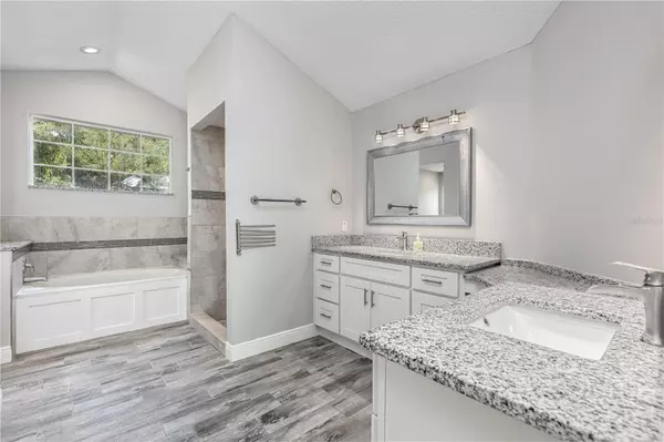 Oviedo, FL 32765,677 LAGOON DR