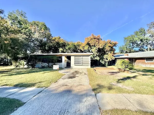 Leesburg, FL 34748,908 GRIFFIN RD