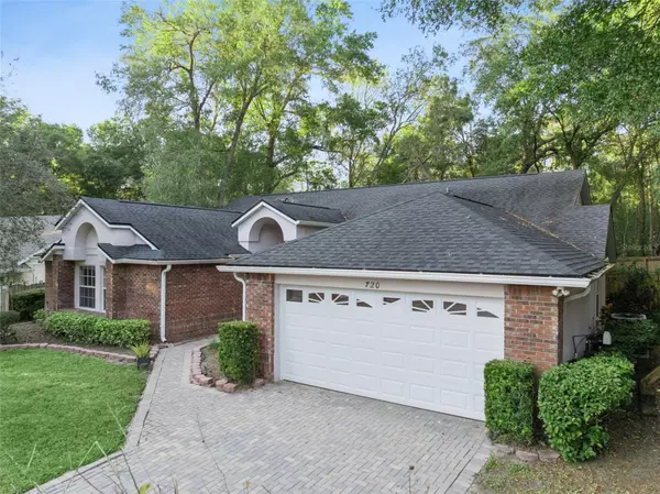 Deland, FL 32724,720 SWAYING PINE WAY