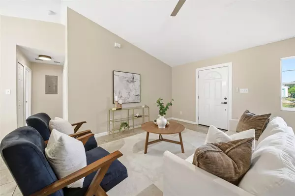 Apopka, FL 32703,212 E 15TH ST