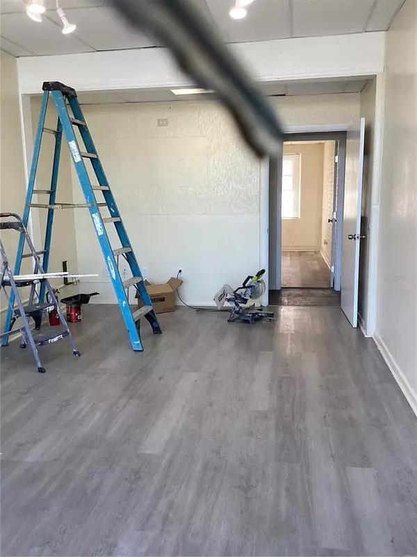 Orlando, FL 32801,202 a E COLONIAL DR