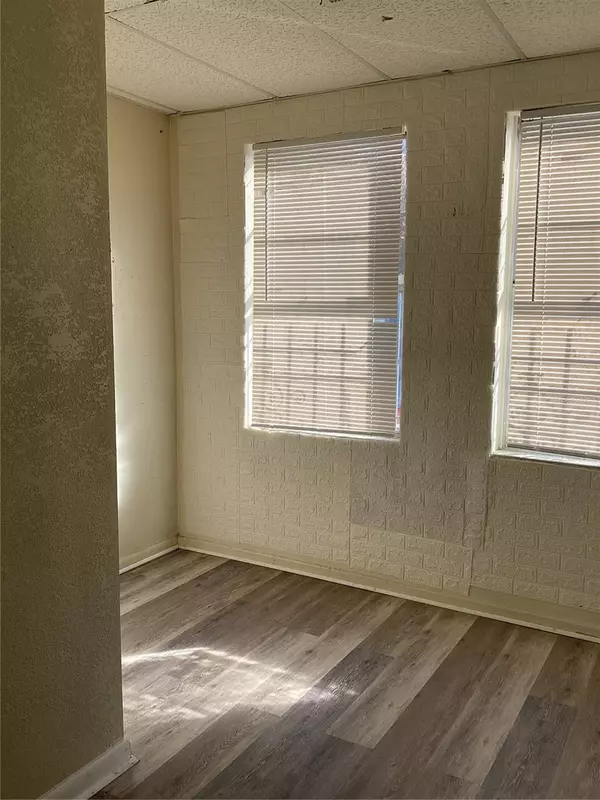 Orlando, FL 32801,202 a E COLONIAL DR