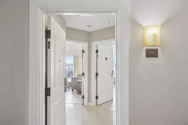 Orlando, FL 32819,7395 UNIVERSAL BLVD #905