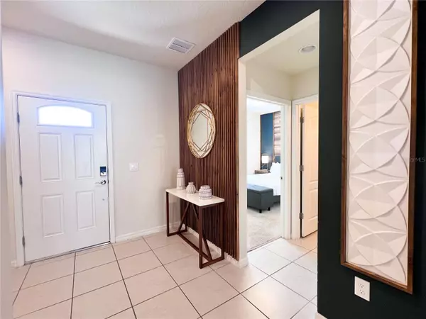 Kissimmee, FL 34747,2442 DUBAI ST