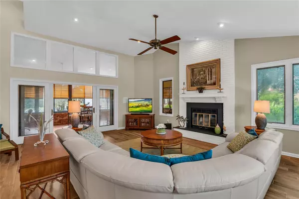 Yalaha, FL 34797,104 ACACIA PT