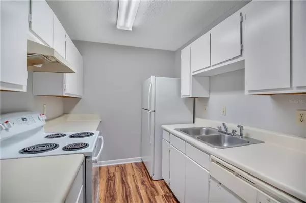 Titusville, FL 32780,3600 SABLE PALM LN #10E