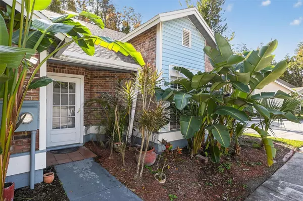 5812 RED CEDAR LN, Tampa, FL 33625