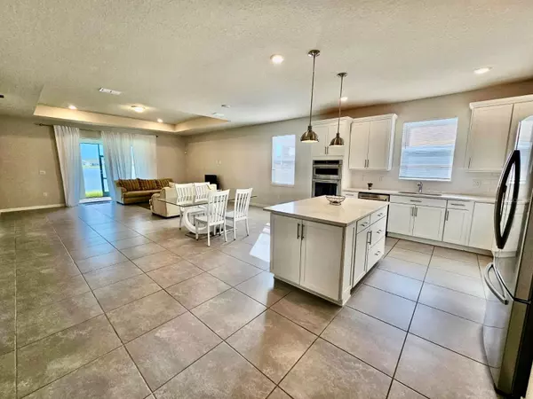 Kissimmee, FL 34746,5066 SPARKLING WATER WAY