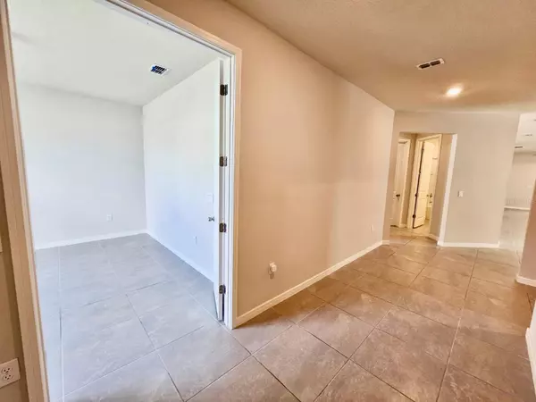 Kissimmee, FL 34746,5066 SPARKLING WATER WAY