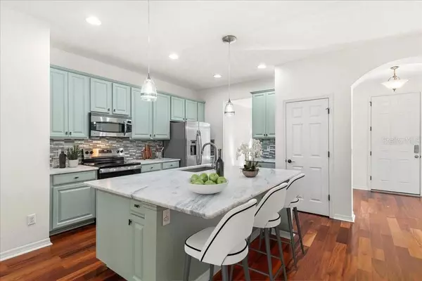 Oviedo, FL 32765,352 OLD ALEMANY PL