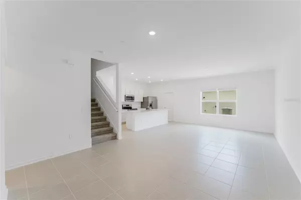 Apopka, FL 32703,2396 RIDER RAIN LN