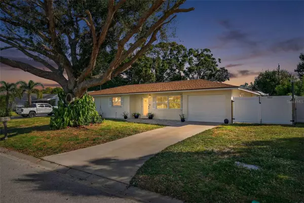 5641 ANTIETAM DR, Sarasota, FL 34231