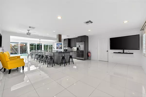 Sarasota, FL 34231,5641 ANTIETAM DR