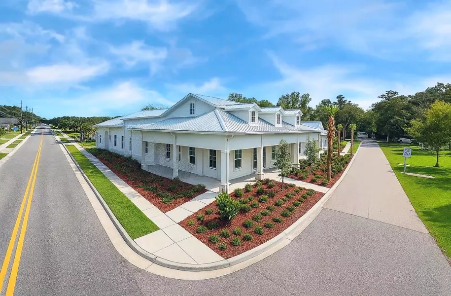 981 VINELAND RD, Winter Garden, FL 34787