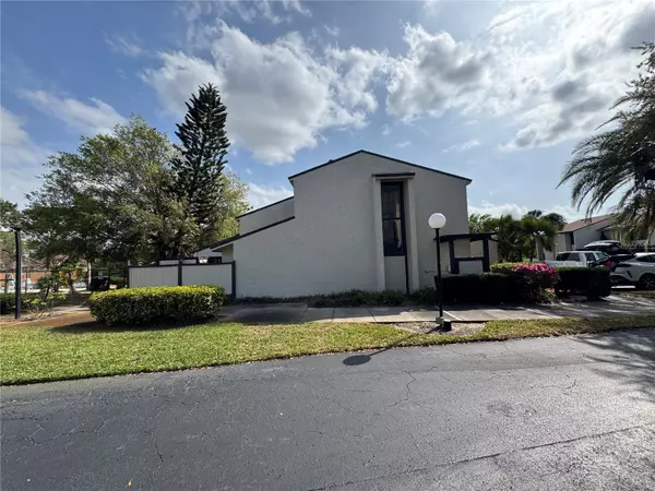 Orlando, FL 32808,4100 PLAYER CIR #101