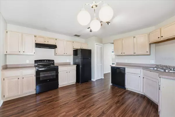 Orlando, FL 32825,938 RIVER WIND AVE