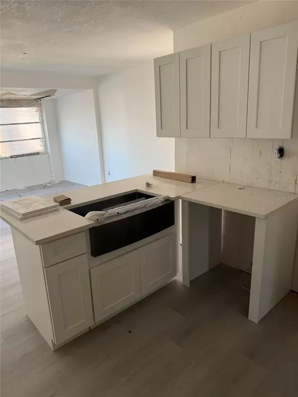 Tampa, FL 33610,4901 E HANNA AVE