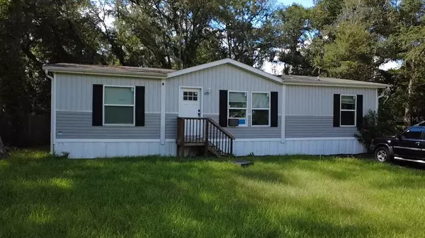 231 TROPIC AVE, Satsuma, FL 32189