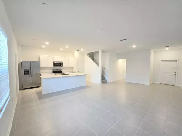 Apopka, FL 32703,2376 RIDER RAIN LN