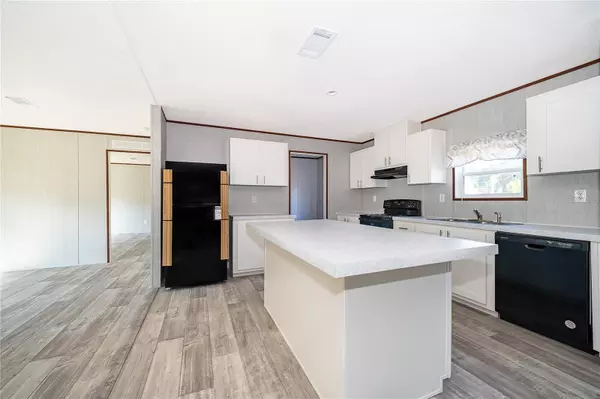 Deland, FL 32720,31811 PINE DR