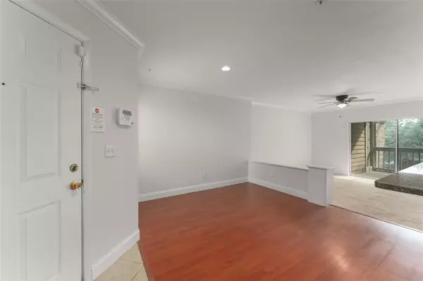 Longwood, FL 32779,490 N PIN OAK PL #216