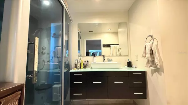 Orlando, FL 32821,Address not disclosed