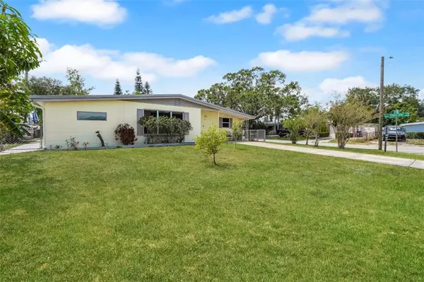 4932 MURRAY HILL DR, Tampa, FL 33615