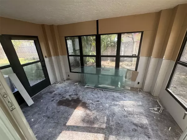 Port Richey, FL 34668,9920 EAGLES POINT CIR #2