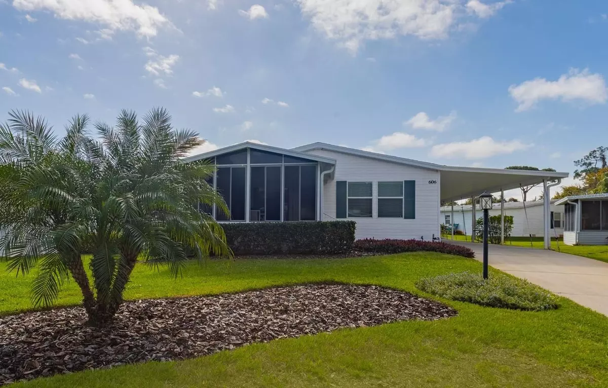 Edgewater, FL 32141,606 MOORING LN