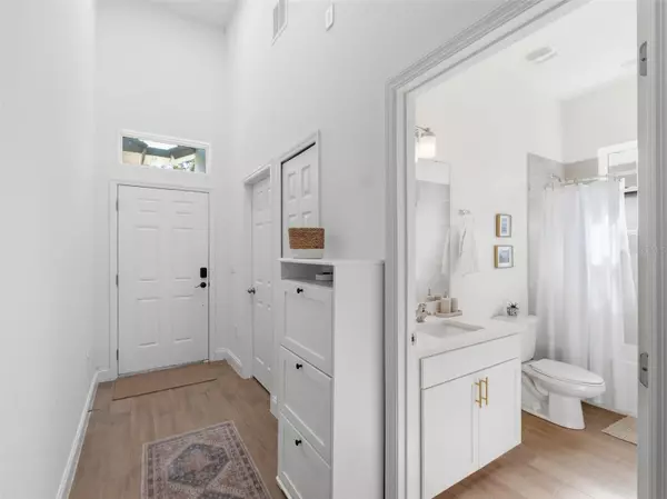 Orlando, FL 32807,712 REFLECTION LAKE DR