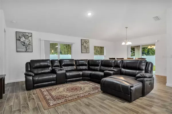 Kissimmee, FL 34759,607 BEAR CT