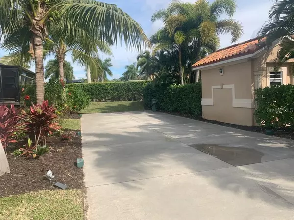 13586 SNAPPER LN #108, Naples, FL 34114