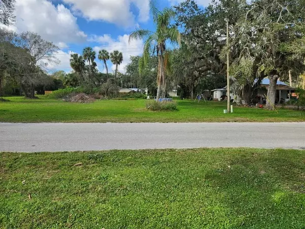 SW 2ND AVE, Okeechobee, FL 34974