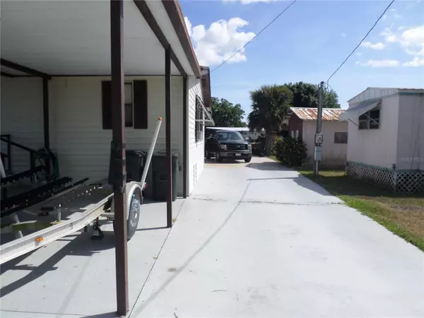 Okeechobee, FL 34974,3012 SE 18TH CT #1