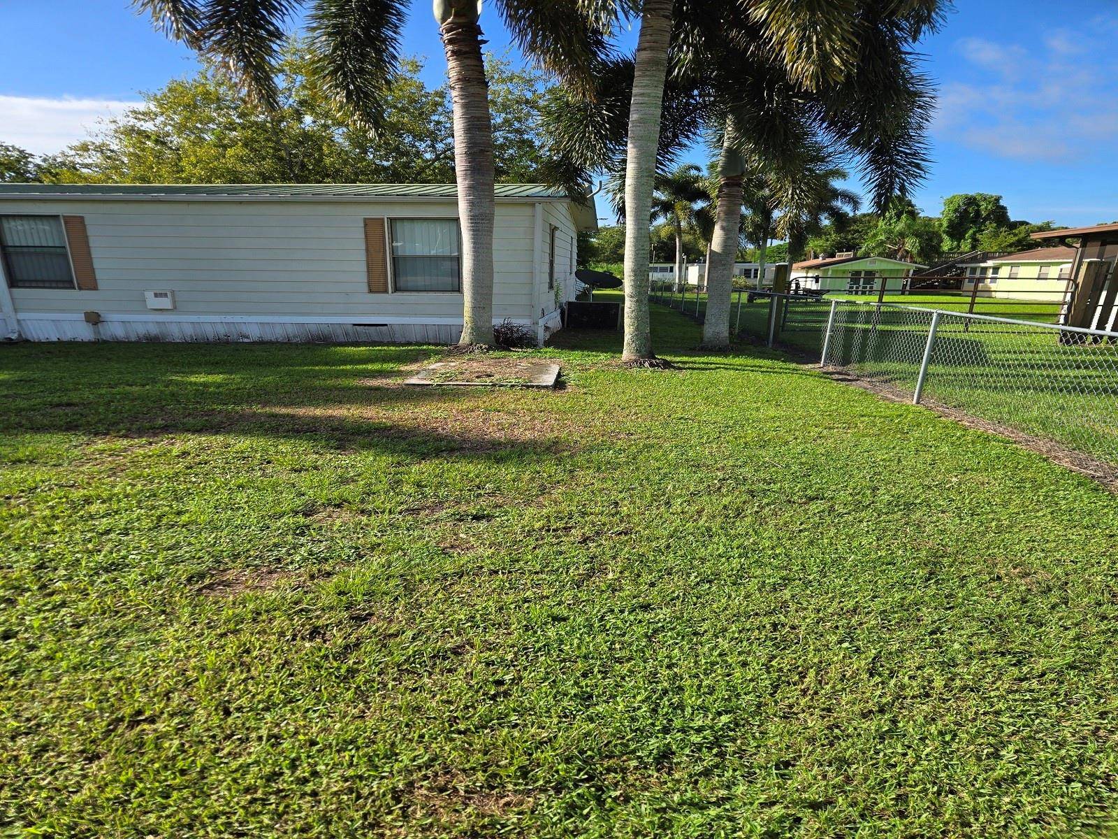 Okeechobee, FL 34974,3022 SE 28TH ST