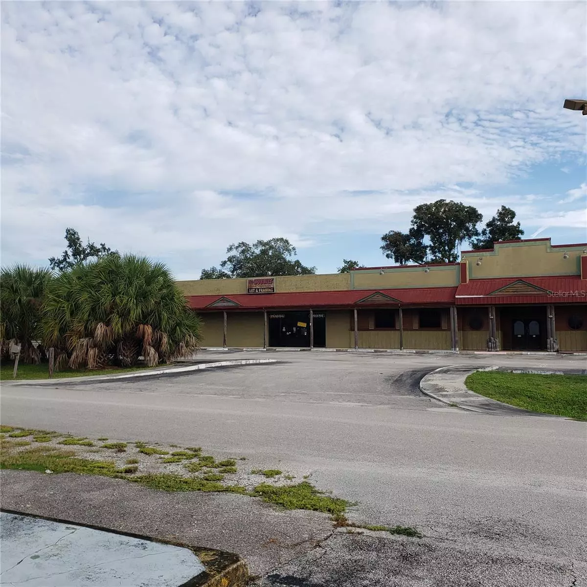 Okeechobee, FL 34974,102 SW 14 ST