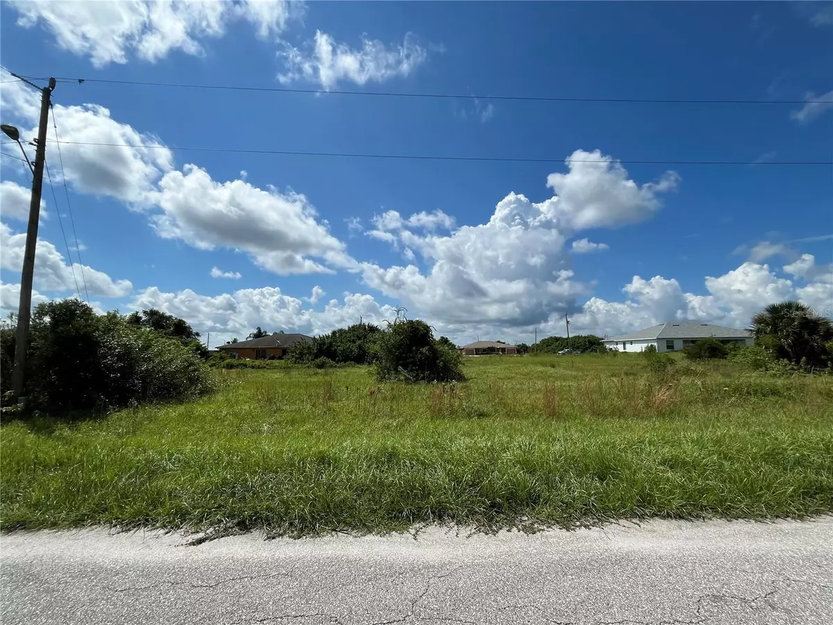 Lehigh Acres, FL 33974,350/352 POPLAR ST