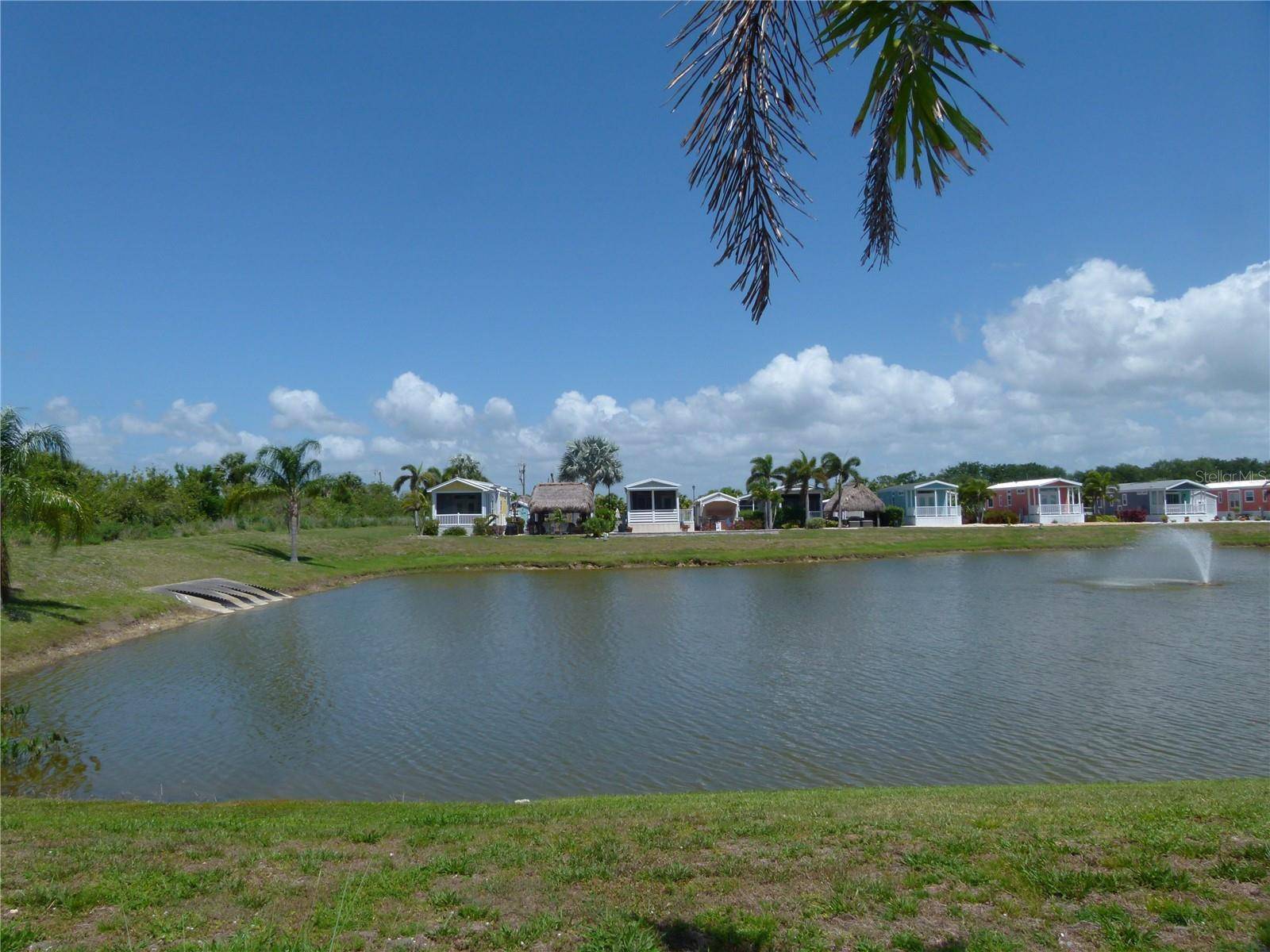 Okeechobee, FL 34974,649 SW 34TH CV #392