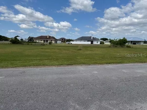 Okeechobee, FL 34974,459 SW 86TH TER