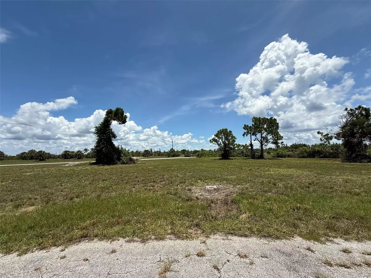 Placida, FL 33946,18 SATINWOOD PL
