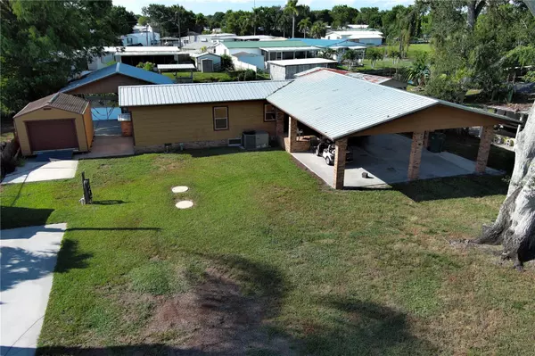 Okeechobee, FL 34974,2096 HUNTER RD