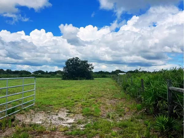 Okeechobee, FL 34972,20533 NW 250TH ST