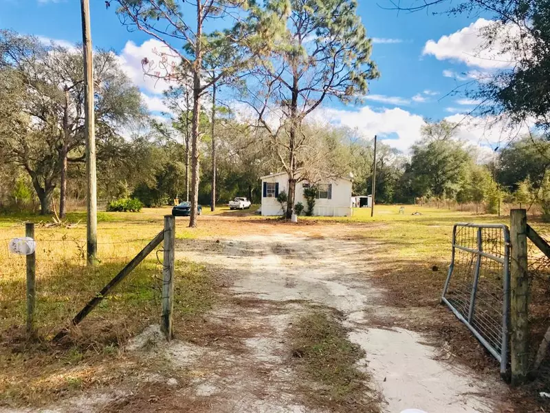 9991 NE 105th AVE, Archer, FL 32618