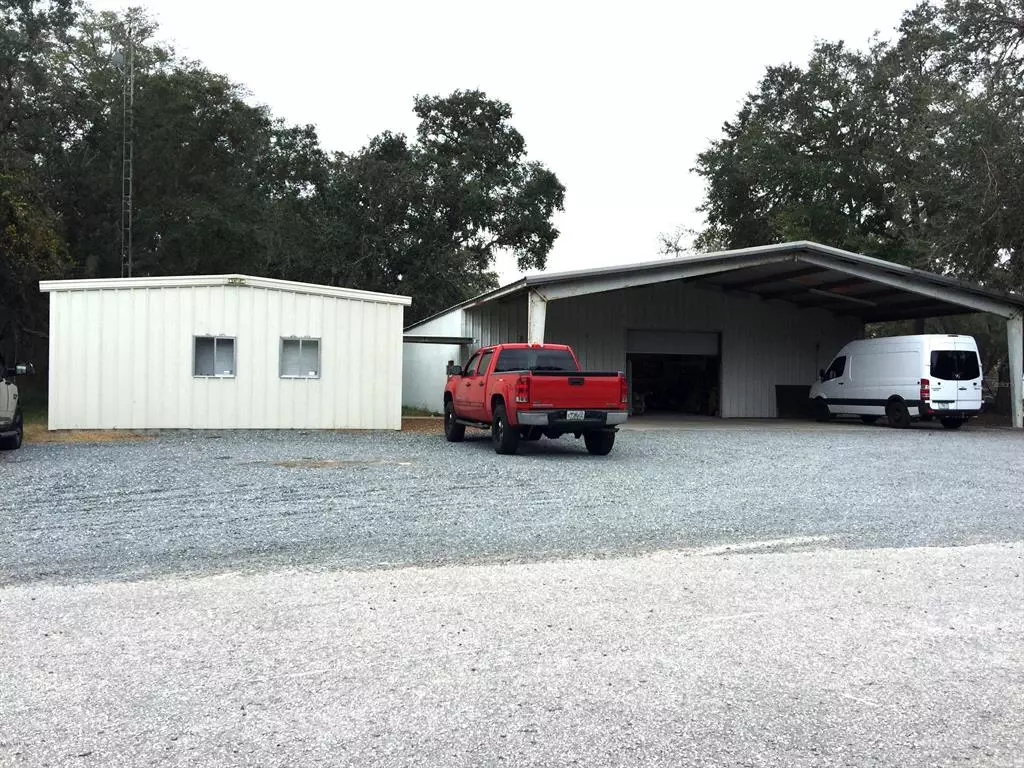 Leesburg, FL 34748,425 Flatwoods RD