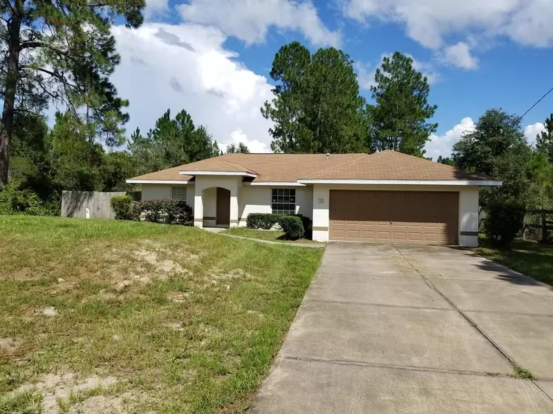 75 Malauka Road, Ocklawaha, FL 32179