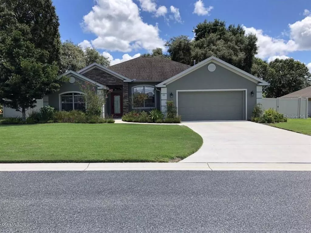 Ocala, FL 34472,935 SE 67th CT