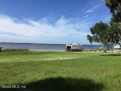 13250 E Hwy 25, Ocklawaha, FL 32179