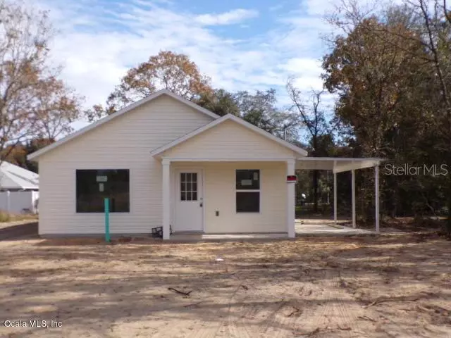 7 Bay Ct PASS, Ocklawaha, FL 32179